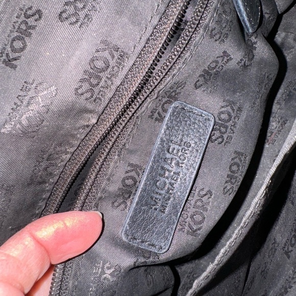 Michael Kors mini cross body black purse - Picture 7 of 9